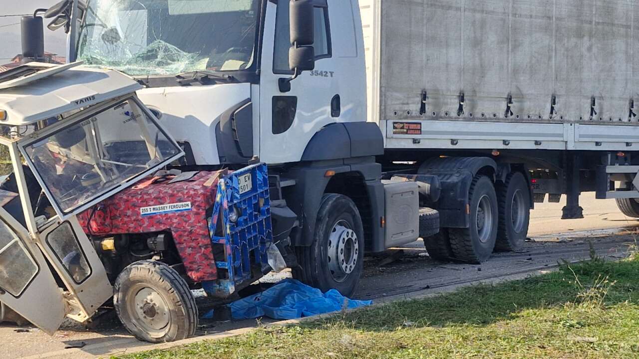 Askeri TIR traktörle çarpıştı! Karı koca hayatını kaybetti 9